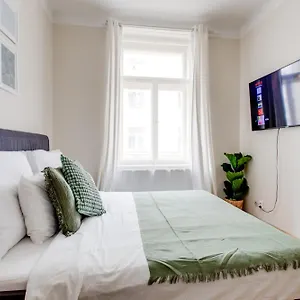 Modern Quiet Next To Wenceslas Square - Vs Apartamento